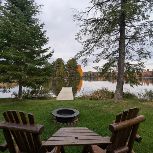 Notre maison au bord du lac propose des équipements extérieurs haut de gamme, offrant un mélange parfait d'aventure et de détente pour tous les âges dans le Wisconsin.